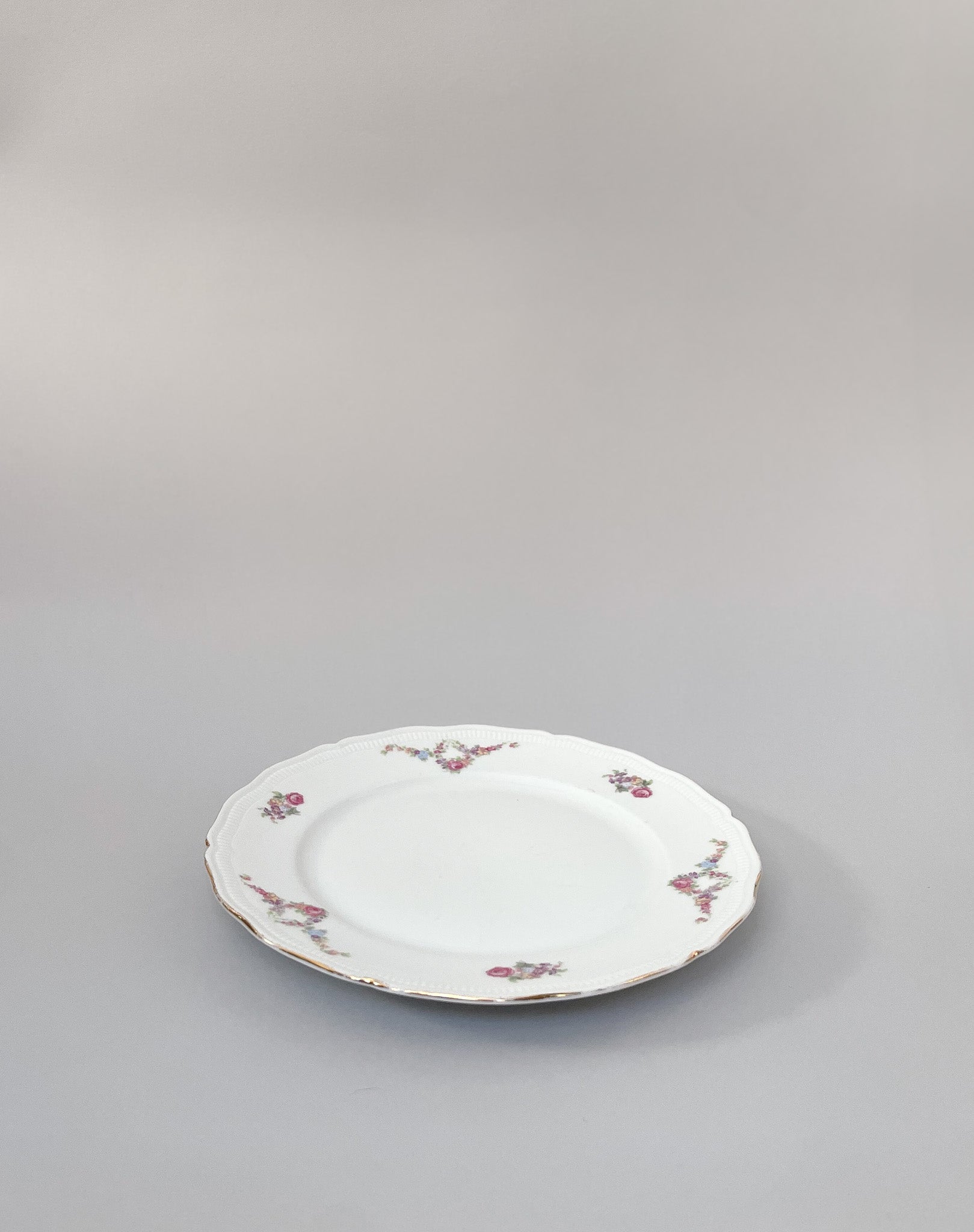 Talerz przystawkowy z dekoracyjnym rantem no.18