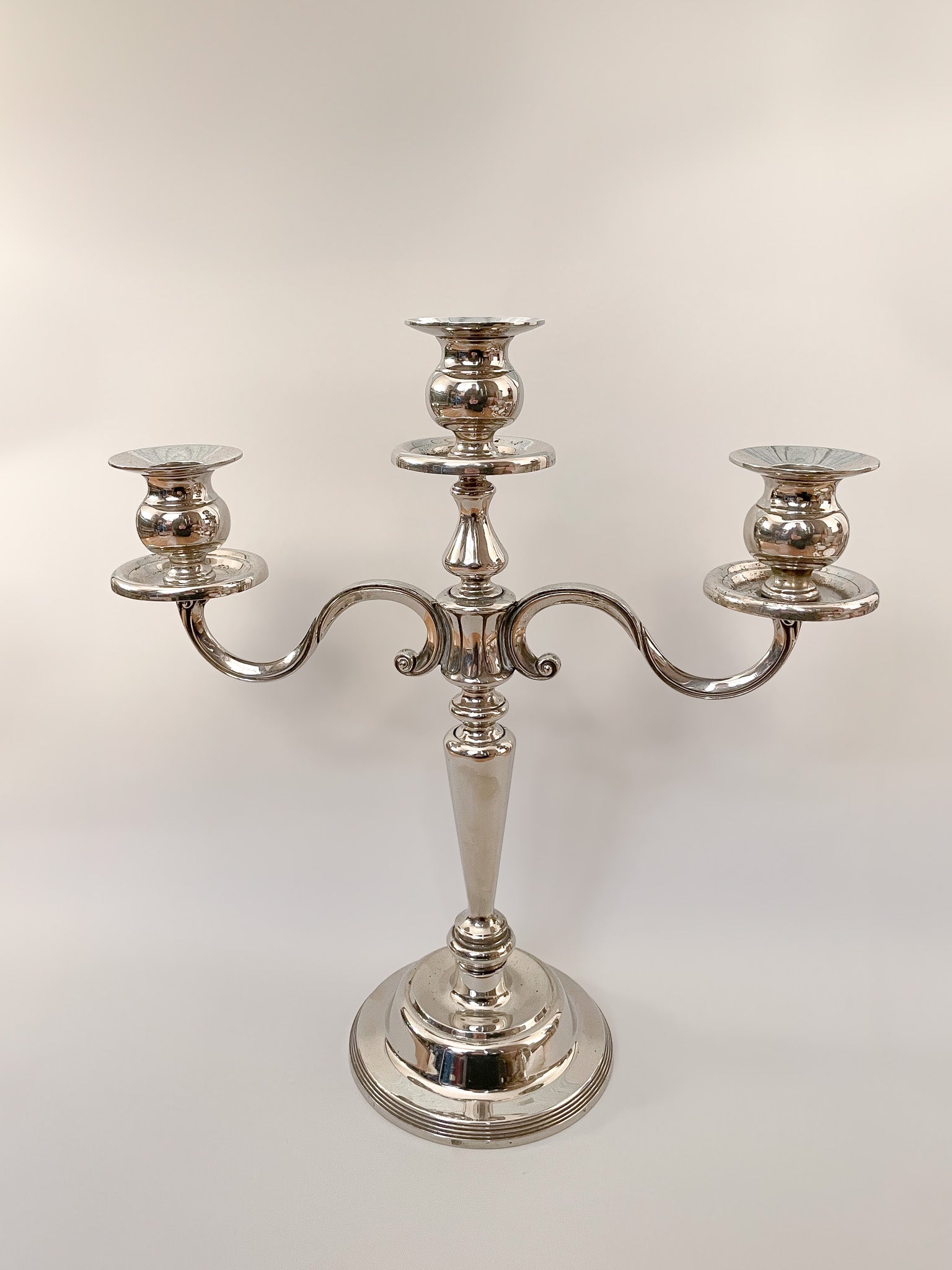 Posrebrzany czteroramienny świecznik no.6